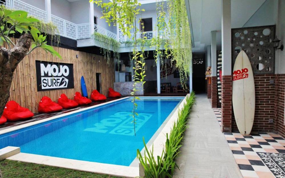 Mojosurf Camp Canggu Exteriör bild