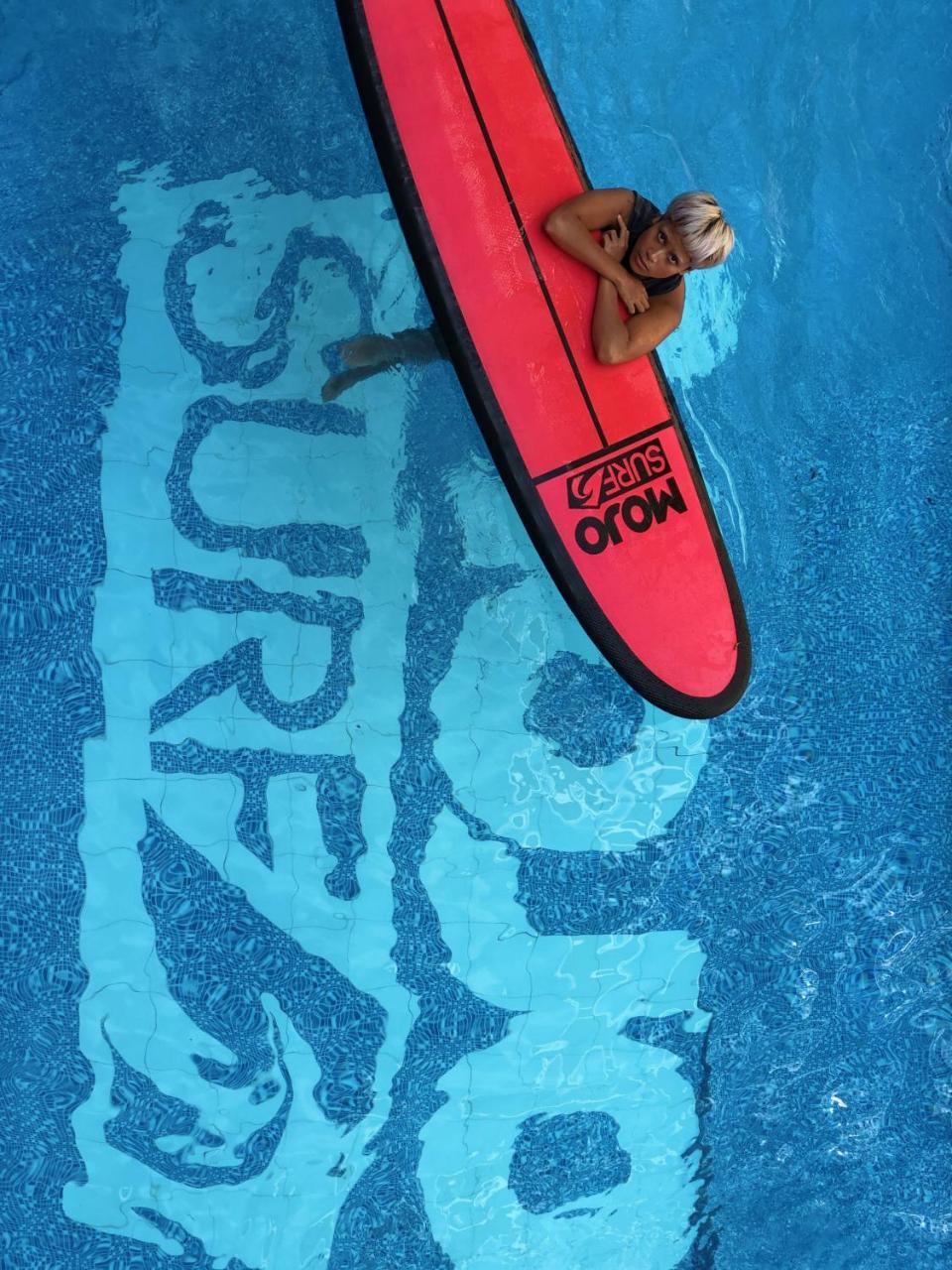 Mojosurf Camp Canggu Exteriör bild